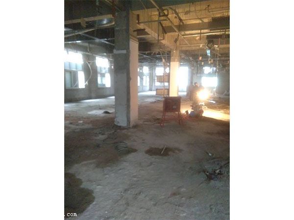 園區商場拆除工程隊